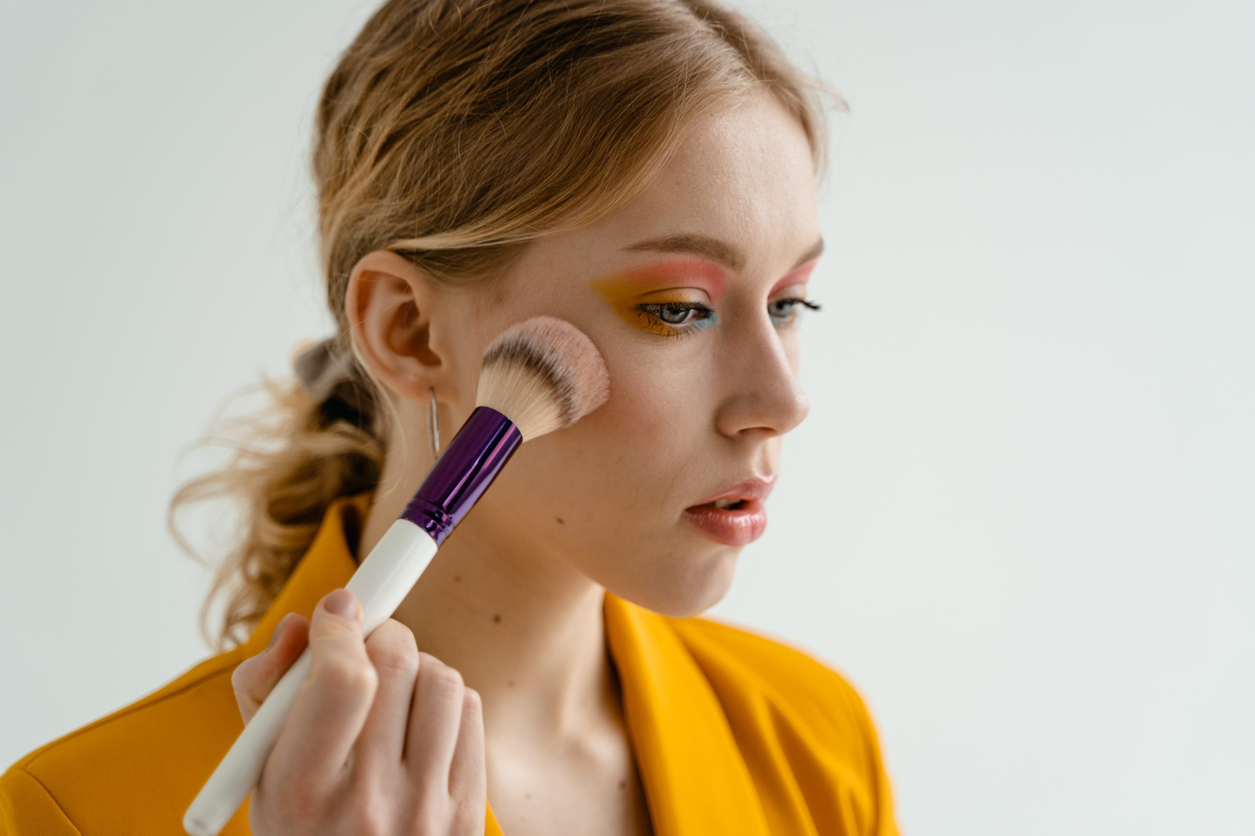 retractable blush brush