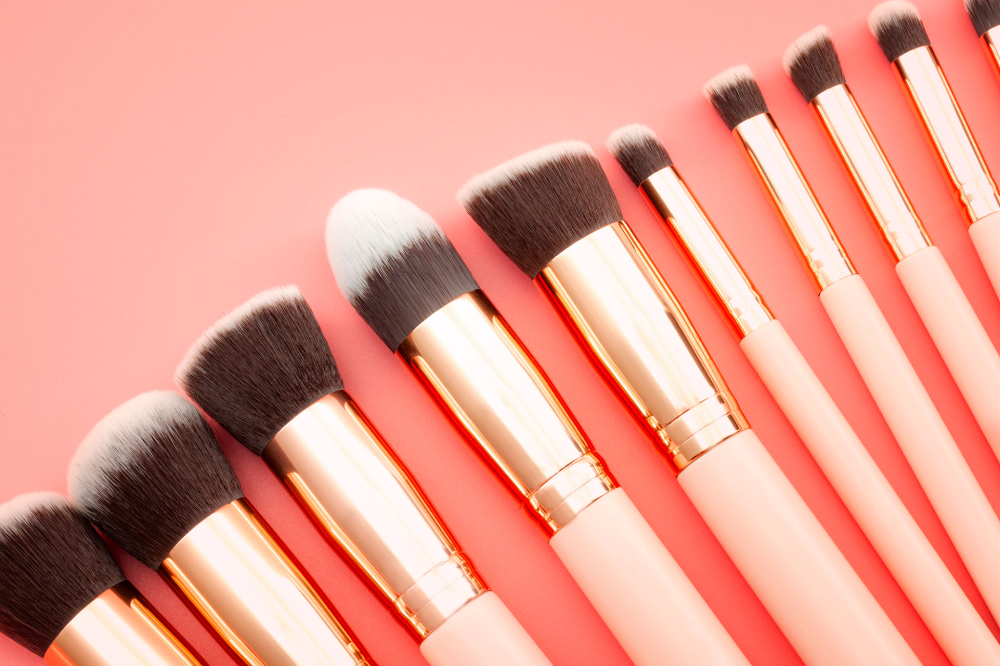 Cosmetic brushes